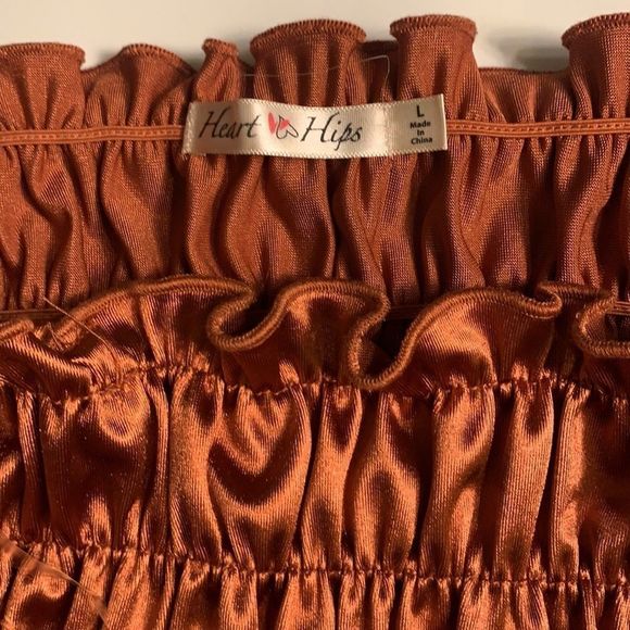 Fashion Nova • Smock Cropped Top • Rust - Picture 4 of 5